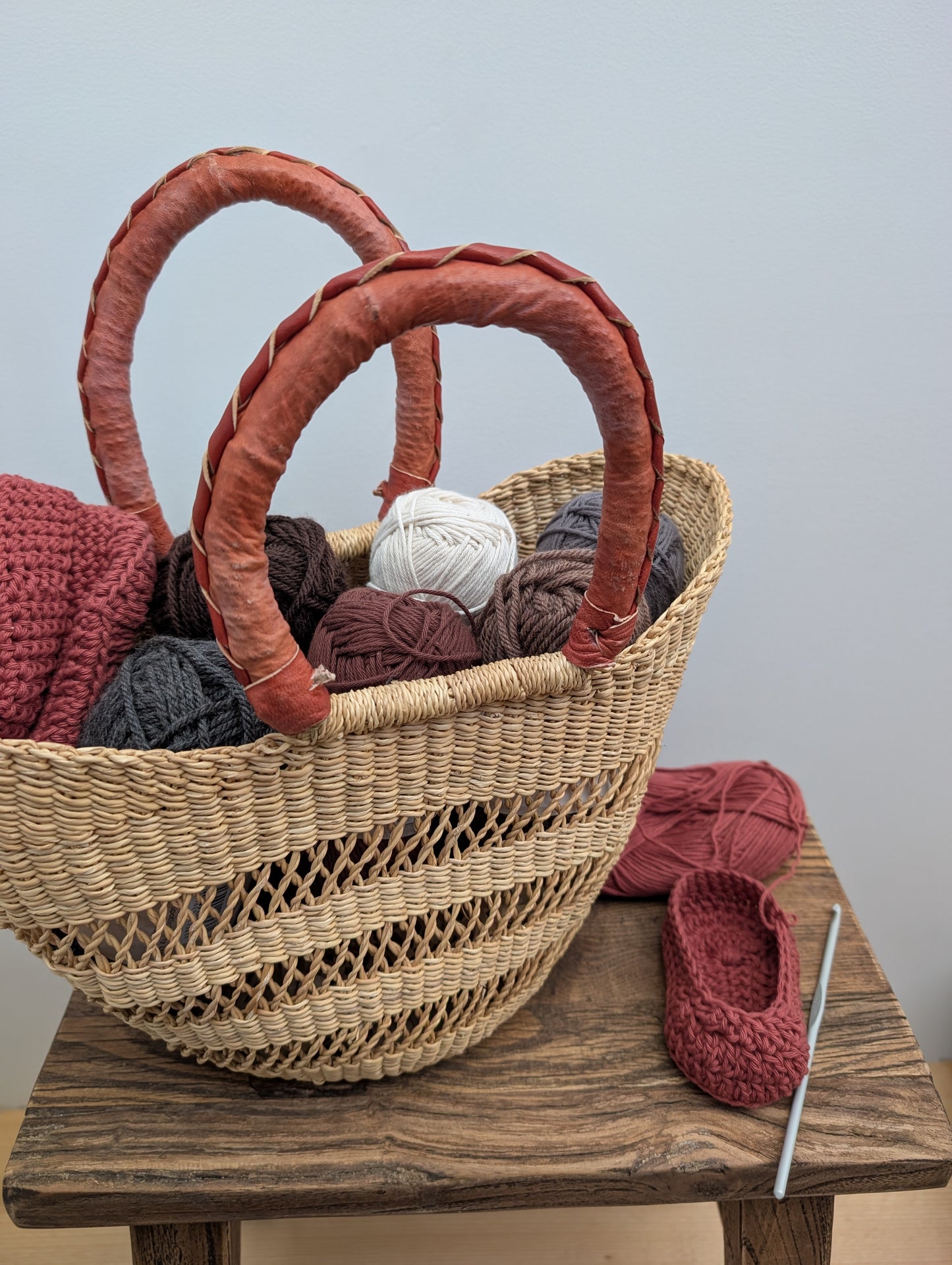 Handmade Mini Queen Basket - Natural with Tan Handle