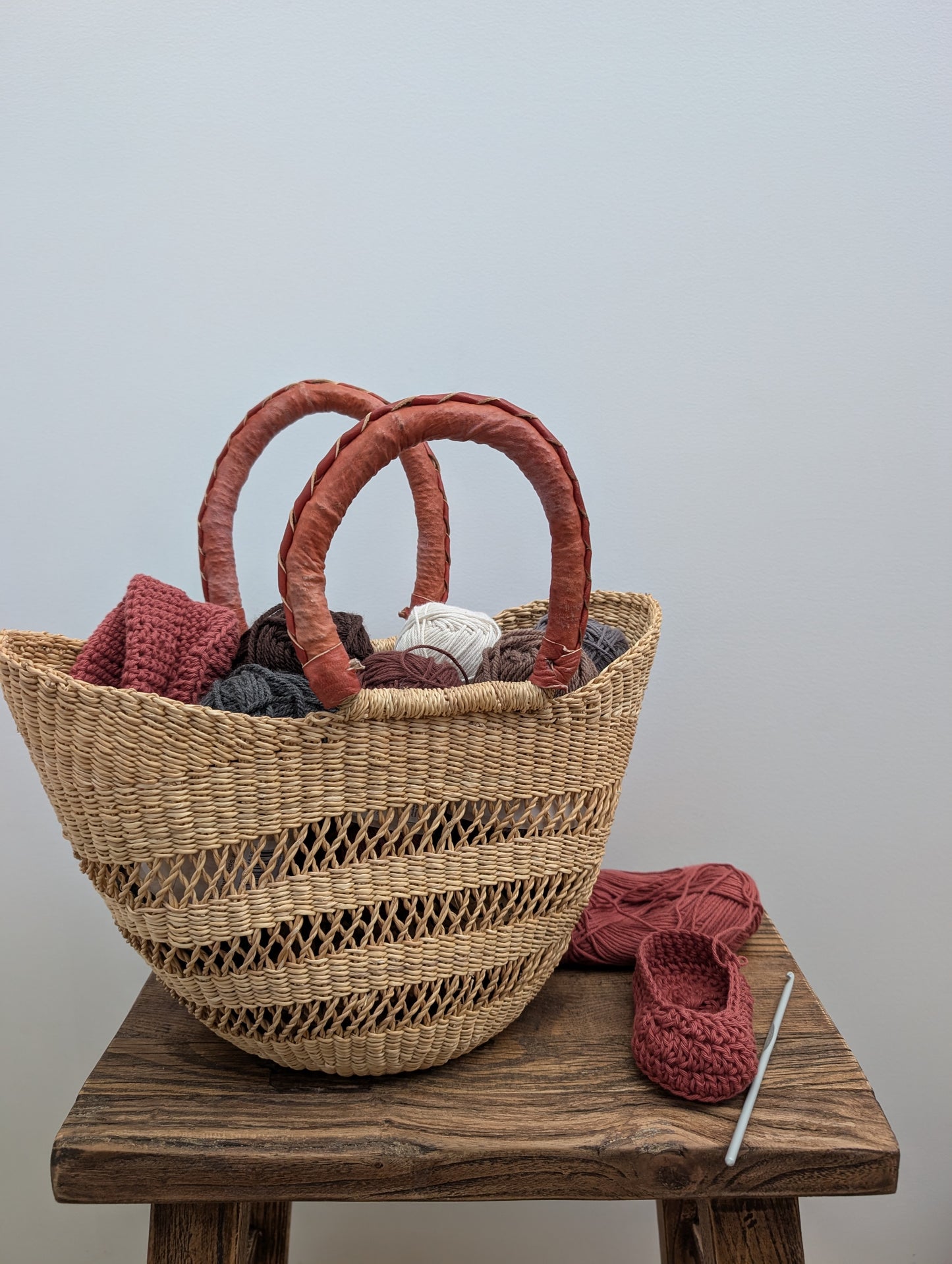 Handmade Mini Queen Basket - Natural with Tan Handle